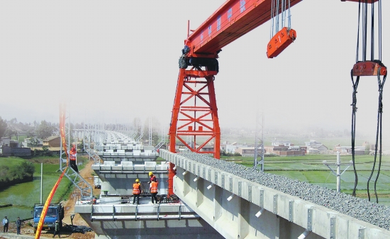 “八出省四出境” 云南省加快鐵路大通道建設(shè)
