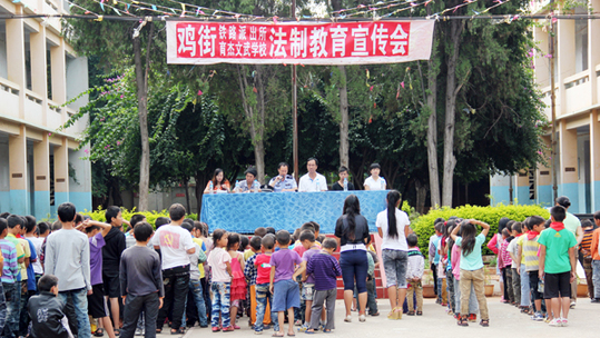 開遠(yuǎn)鐵路公安到玉蒙鐵路沿線學(xué)校開展愛(ài)路護(hù)路宣傳