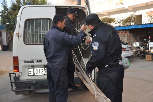 心系群眾修建愛民路 警民共建話和諧春運(yùn)