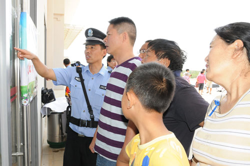 云南開遠(yuǎn)鐵警全力確保玉蒙線首趟客運(yùn)列車安全開行