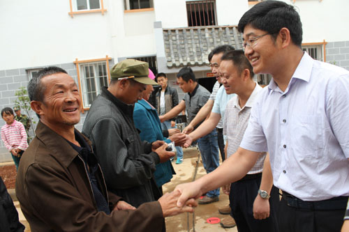 昆明東川158戶“三區”移民有了新家 “危險期”免費居住