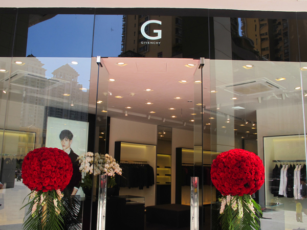 紀梵希（GIVENCHY)昆明栢聯店重裝開業