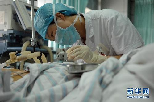 溫州動車事故:24小時守護的ICU