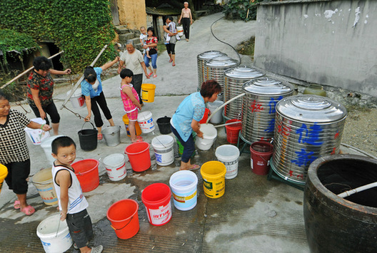 浙江新昌遭遇空前旱災(zāi) 山民飲水告急展開救援