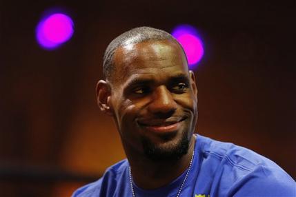 詹姆斯現場看決賽 世界杯大過NBA