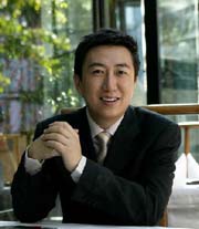 陳偉鴻<br>中央電視臺《對話》欄目主持人
