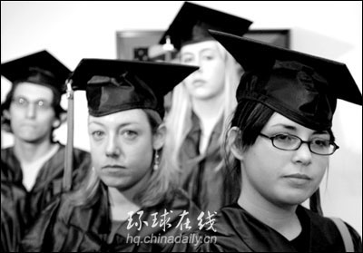 美國大學獎學金名目繁多 貧困生上學不發愁