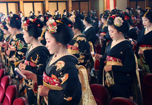 網(wǎng)上招收學徒 日本藝伎業(yè)重現(xiàn)生機