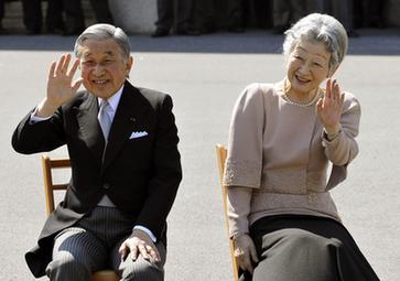 日本天皇夫婦慶祝結(jié)婚50周年 邀百對(duì)金婚老人同賀
