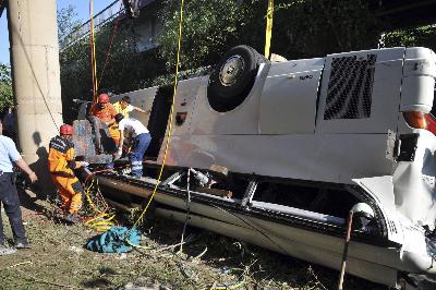土耳其司機開車睡覺導致慘烈事故 17人喪生