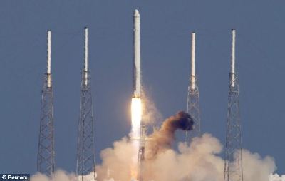 美國首個商用太空飛船試飛成功