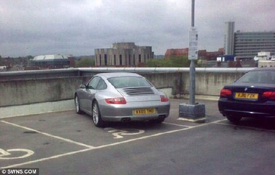 亂停車惹公憤 英網站曝光缺德豪華車司機