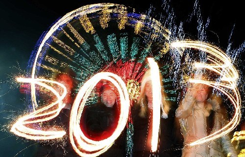 悉尼炫彩焰火、時(shí)代廣場(chǎng)倒計(jì)時(shí) 世界各地喜迎新年