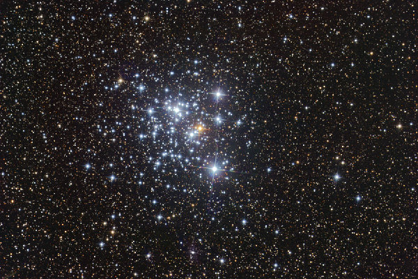 天文學(xué)家發(fā)現(xiàn)密集雙星系統(tǒng) 挑戰(zhàn)恒星形成理論（組圖）