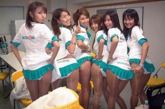 一流風(fēng)景線 性感惹火的賽車女郎【組圖】