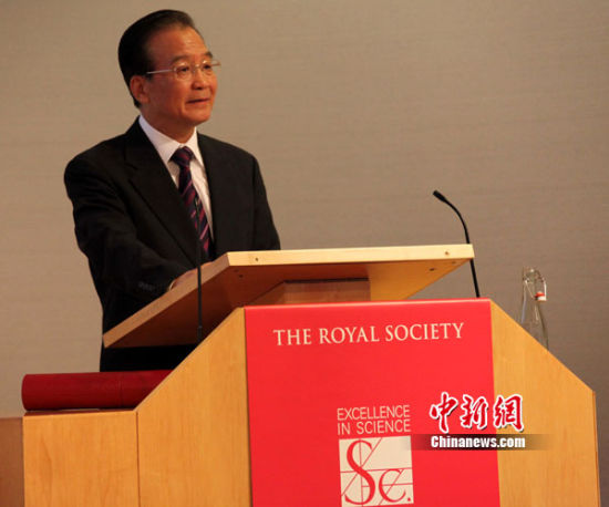 溫家寶在英演講：中國將充分實現(xiàn)民主法治
