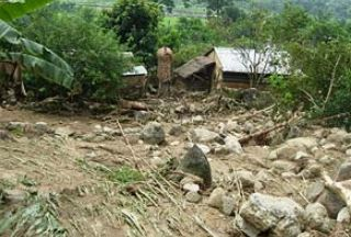 尼泊爾多處地區(qū)山體滑坡 10人死亡數(shù)人失蹤