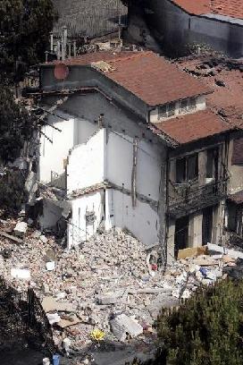 意大利火車出軌并發生爆炸 造成至少13死50人重傷