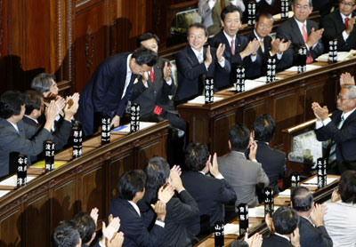 分析：日本新首相面臨挑戰多多
