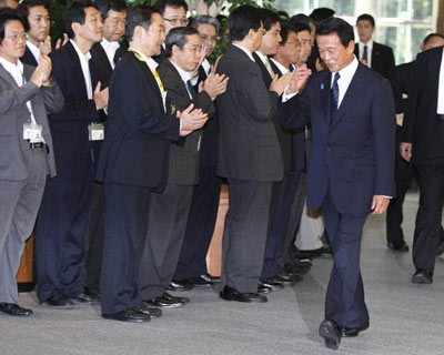分析：日本新首相面臨挑戰多多
