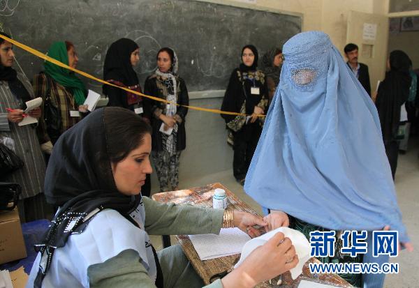 塔利班發(fā)動襲擊破壞阿富汗議會選舉 5名警察被打死