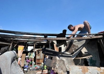 菲律賓首都貧民窟起火致1死6傷 1萬人無家可歸