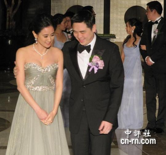 臺(tái)塑長孫王泉仁新婚夫妻亮相（組圖）