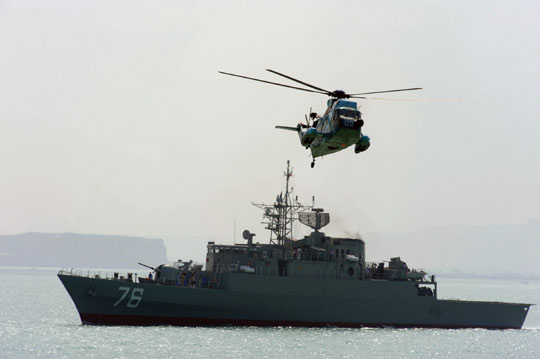 組圖：伊朗首艘國產戰艦在波斯灣開火演練