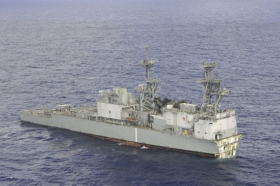 強(qiáng)！軍艦被炸成兩截居然不沉