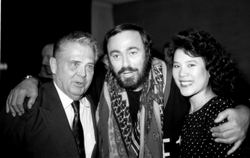 梁寧：歸來的玫瑰騎士(組圖) <br>