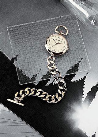 BURBERRY配件的奢華氣質