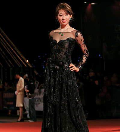 林志玲打造金鐘獎(jiǎng)服裝 再現(xiàn)赫本復(fù)古造型(圖)