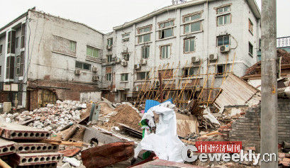 網友批城管等部門執法“挑軟柿子捏”