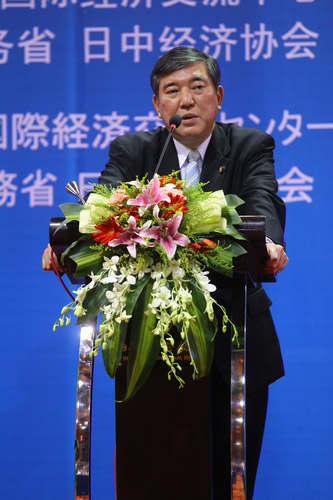 日本前防務大臣石破茂：軍方直接透明的交流非常重要
