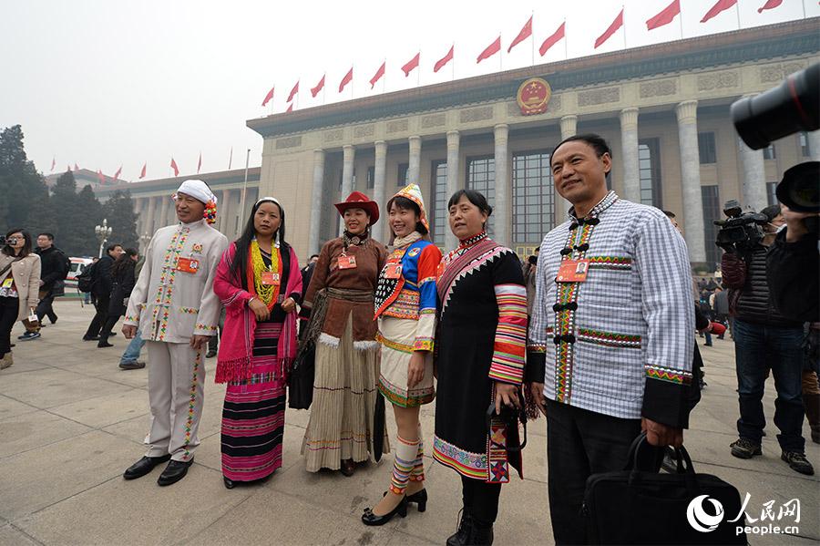 “兩會”少數民族和宗教界委員受追捧
