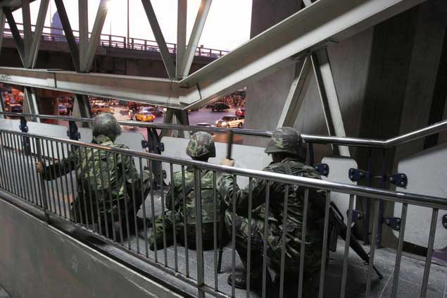 泰政府重兵把守曼谷金融中心 紅衫軍欲請聯合國監督