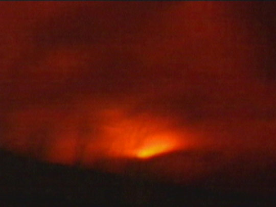 冰島火山爆發 450人被疏散