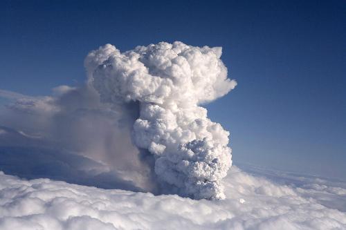 冰島火山灰來襲 英國所有機場關閉萬人滯留