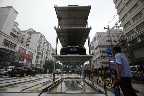 立體停車場亮相北京車輦店胡同（組圖）