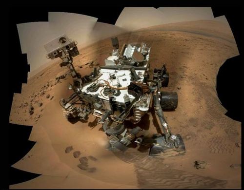 天文迷搶先NASA發布好奇號火星車“自拍照”