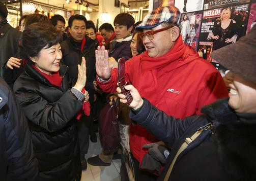 韓國今日舉行大選投票 樸槿惠支持率微弱領先