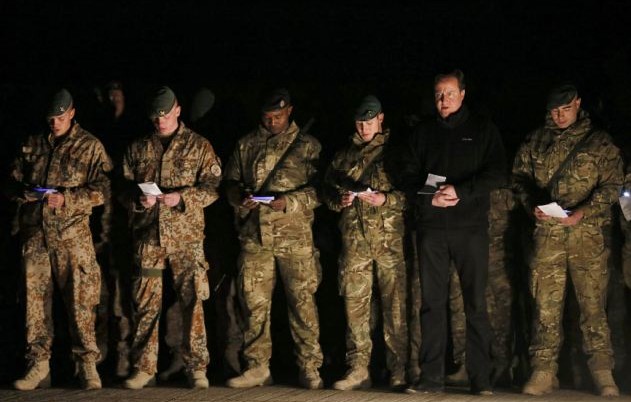火雞、美食、桌球賽 卡梅倫突訪英駐阿基地與士兵共迎圣誕節(jié)