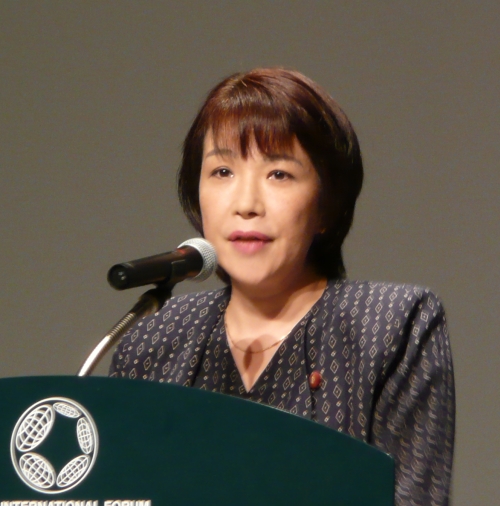 安倍正式出任日本新首相 女性任高級(jí)助手、新防衛(wèi)大臣對(duì)華強(qiáng)硬