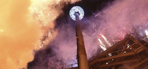 悉尼炫彩焰火、時代廣場倒計時 世界各地喜迎新年