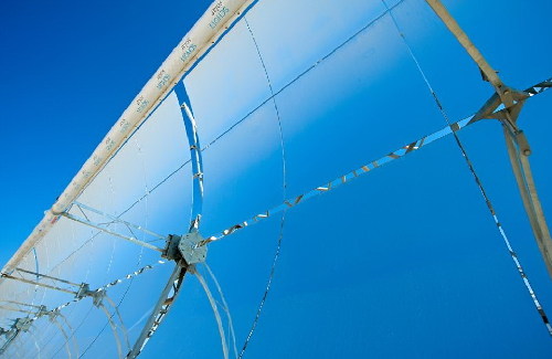 世界最大太陽能發電站落戶阿聯酋 為兩萬家庭供電