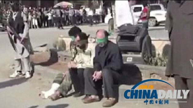 美國土耳其領導人敦促阿薩德下臺 3名敘男子遭武裝分子公開槍決