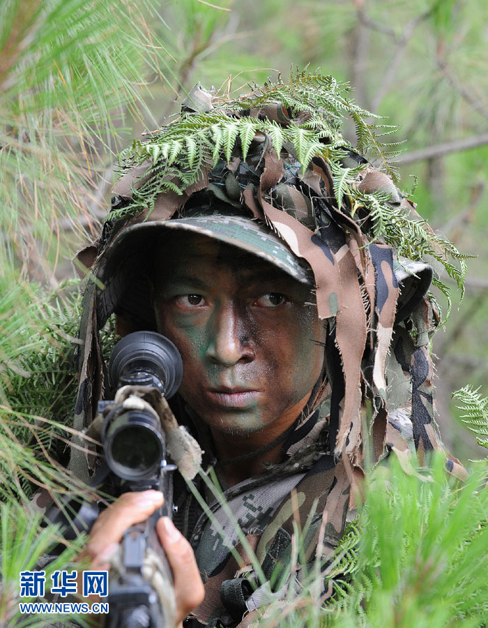 解放軍精英狙擊手集訓 演練山岳叢林地狙擊作戰(zhàn)