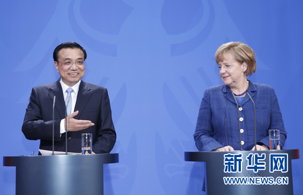 李克強(qiáng)與德國總理默克爾共同會見記者