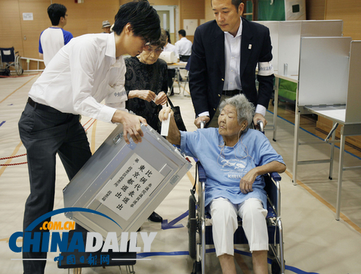 媒體調查稱日本72%選民肯定安倍內閣經濟政策