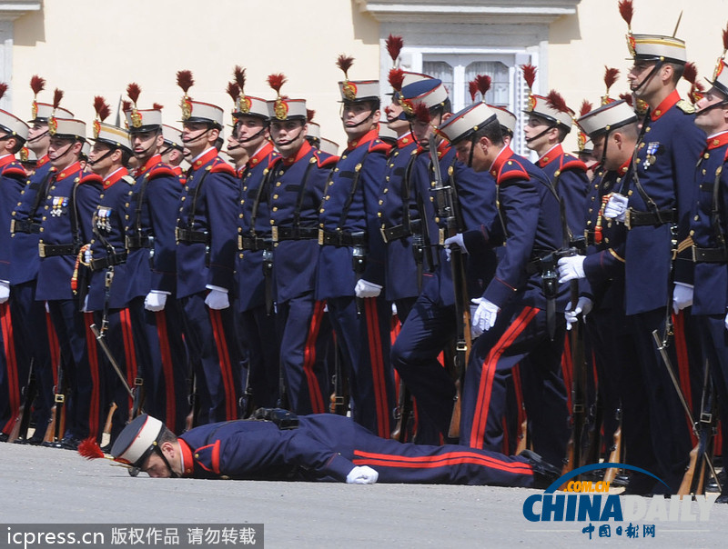“八一”建軍節(jié)來臨 盤點(diǎn)各國“虛弱”大兵（組圖）